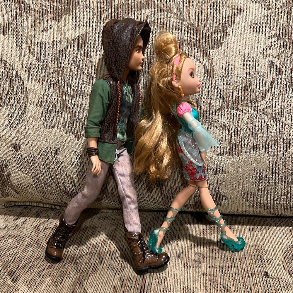 Mattel Ever After High Ashlynn Ella and Hunter Huntsman Fashion Doll, 2-Pack - Picture 15 of 16